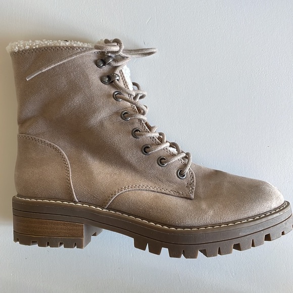 Lace up Ankle Boot with Sherpa - Picture 2 of 7